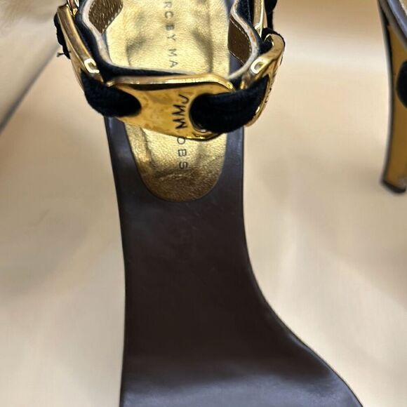 Marc by Marc Jacobs Women's 40 Navy Velvet Bow Strap Heel Sandals Gold Hardwear - Picture 3 of 10